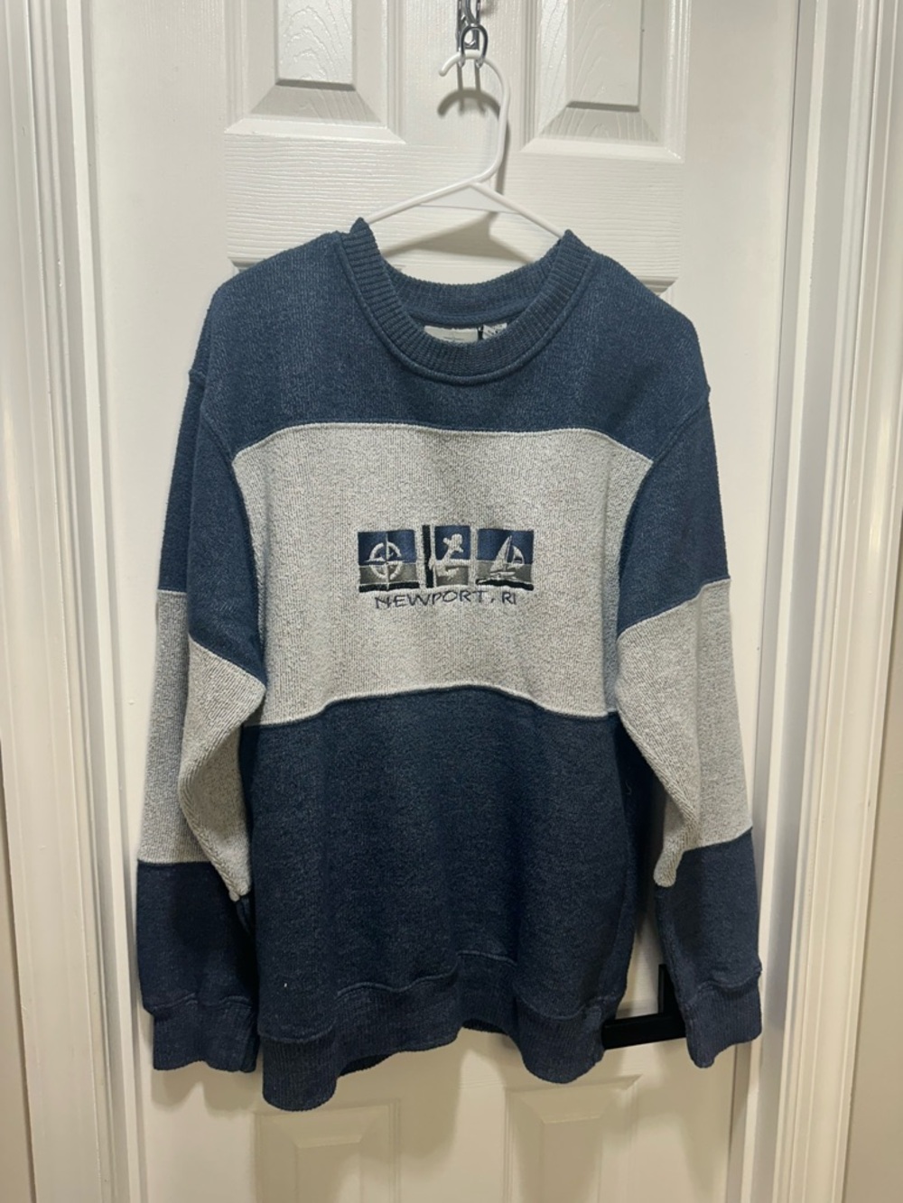Men's Newport Crewneck Colorblock Sweater - Navy & Light Gray